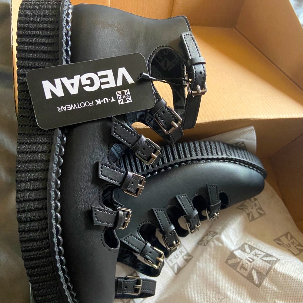 Brand new TUK creepers